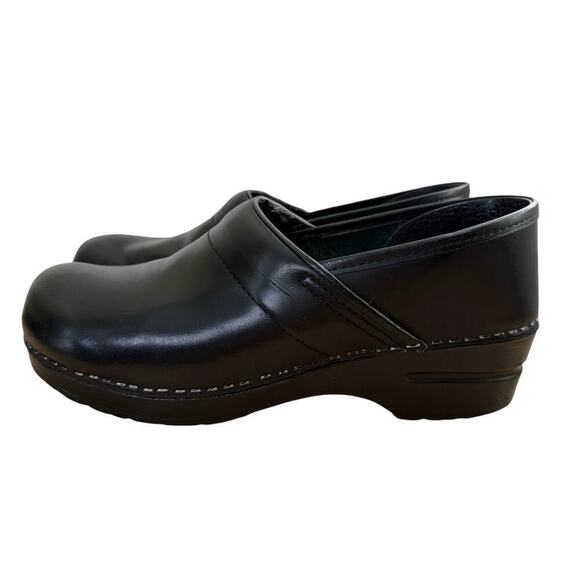 Dansko Professional Black Cabrio Leather Clog,‎ Size 40 (US 9.5-10) - Picture 1 of 12